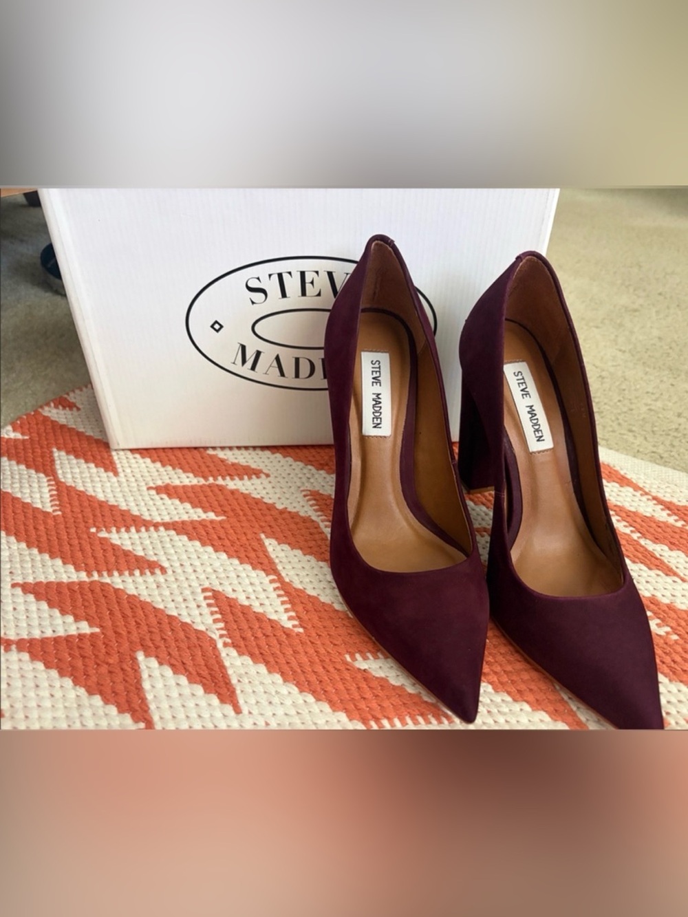 Steve Madden Primpy Pointed Block Heel Pumps - Burgundy.